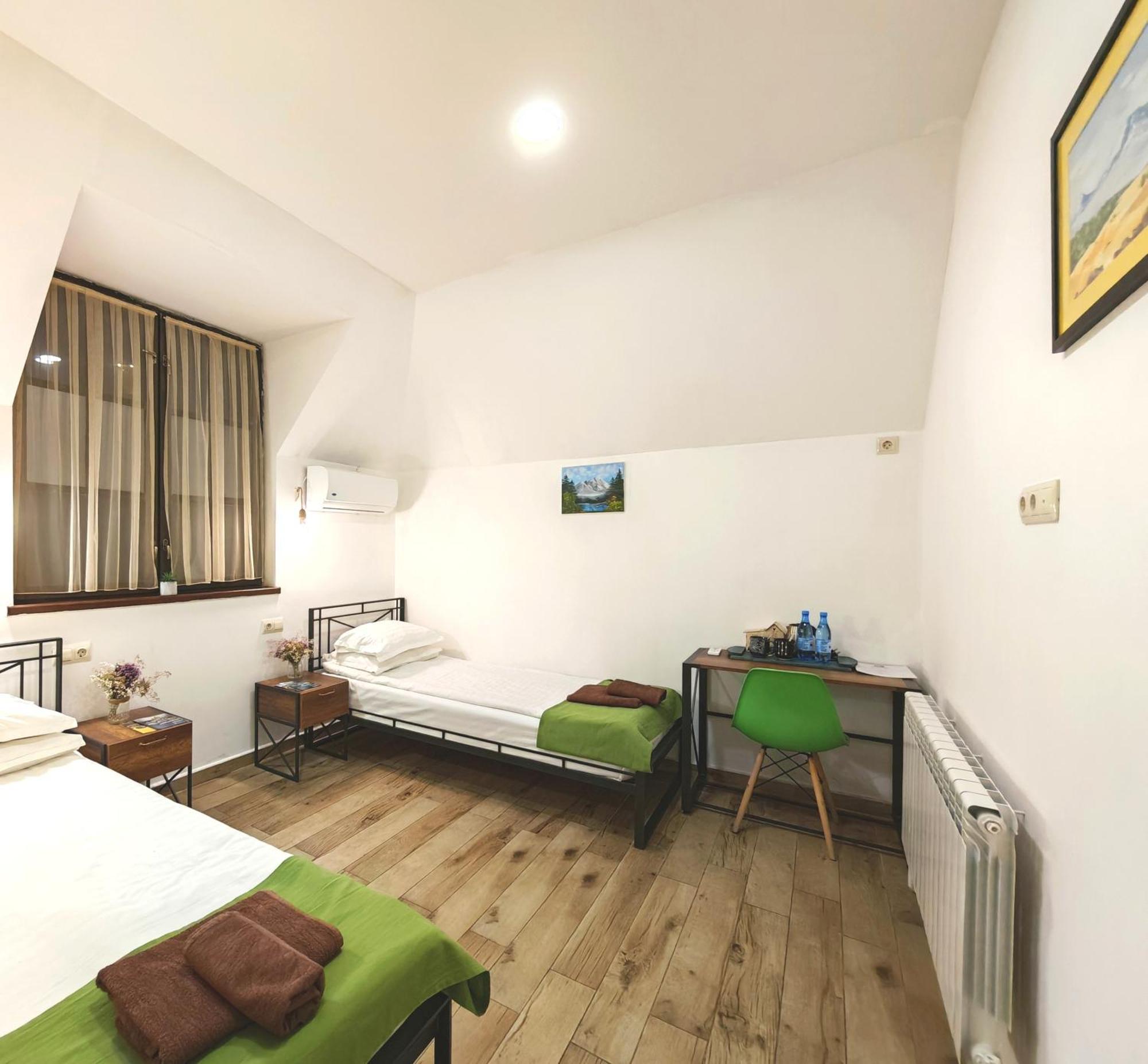 Blur Inn Gallery Erevan Exterior foto